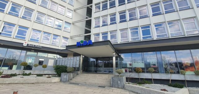 gabinet hipnoterapii bio-medica Kielce wejście główne