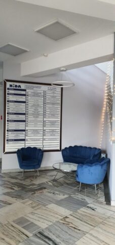 tablica informacyjna bio-medica hipnoterapia Kielce hol parter poczekalnia