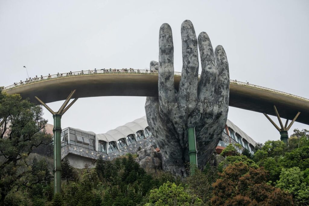 Stunning view of the famous Golden Bridge at Đà Nẵng, an iconic tourist attraction in Vietnam.